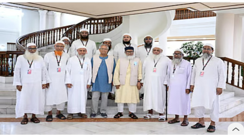 প্রধান উপদেষ্টা ড. মুহাম্মদ ইউনুসের সঙ্গে  হেফাজতে...