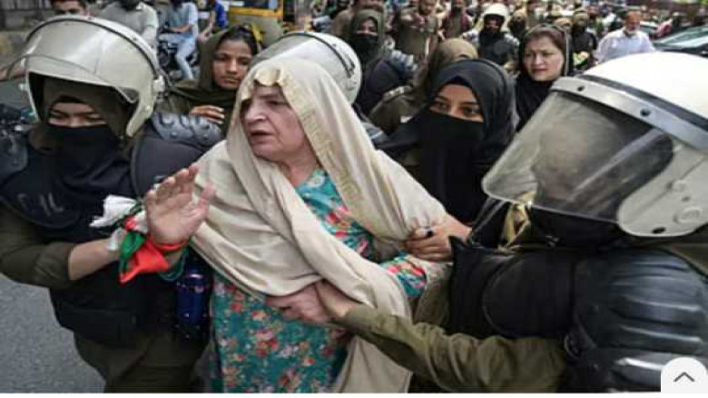 পাকিস্তানে ইমরান খানের দলের বিক্ষোভে ব্যাপক ধরপাকড়...