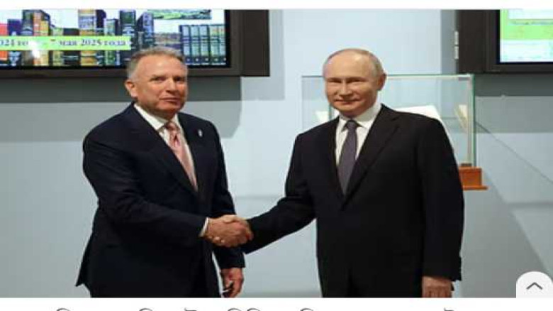 ট্রাম্পের দূতের হাতে পুরস্কার তুলে দিলেন পুতিন...